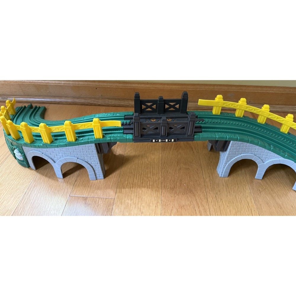 Geo Trax Ramp Tunnel Bridge With Guard Rails Replacements - Picture 2 of 3